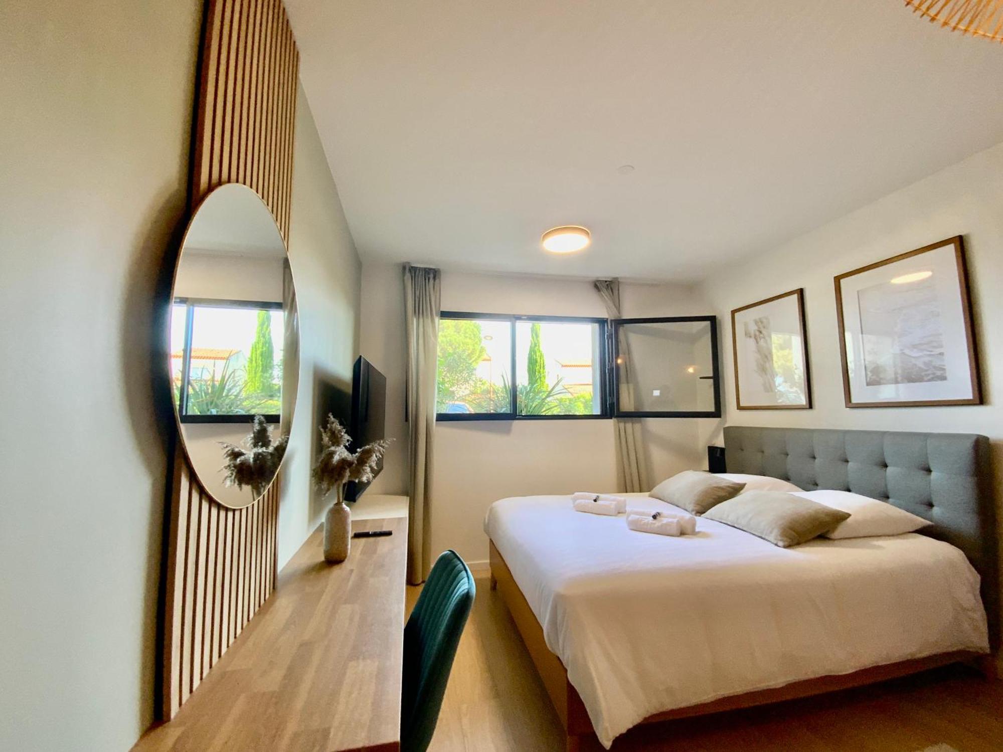Les Loges De La -